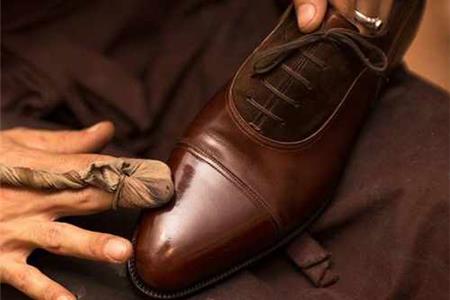 نحوه تمیز کردن کفش چرم