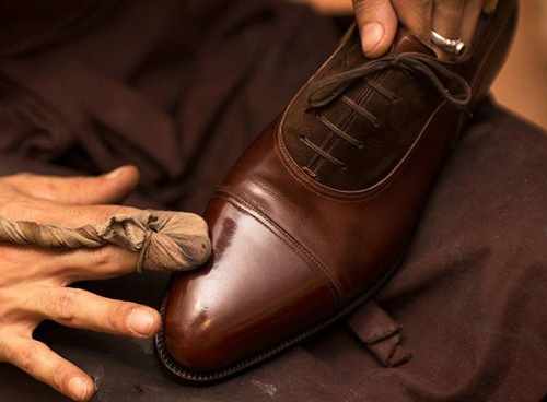 نحوه تمیز کردن کفش چرم