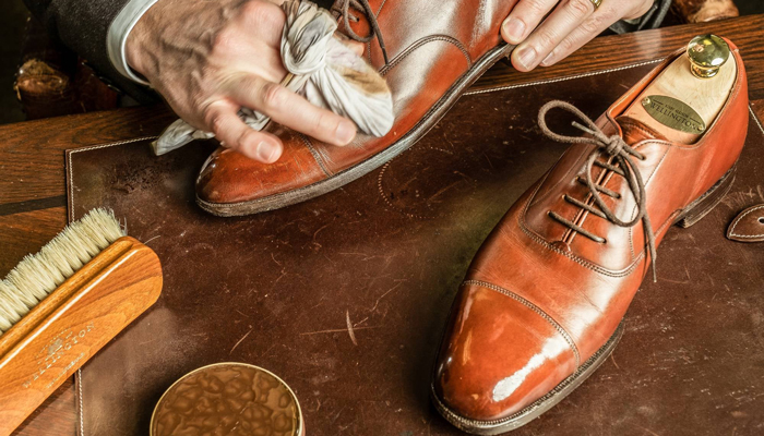  چرا باید چرم را واکس بزنیم